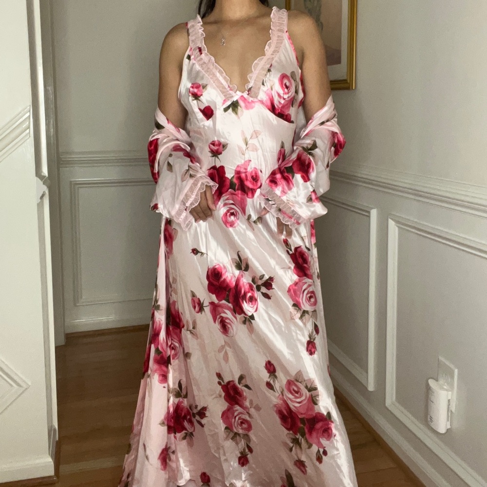 Y2K California Dynasty Pink Floral Roses Nightgown Maxi Slip with matching robe